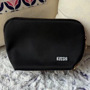 KUSSHI Everyday Makeup Bag - Black